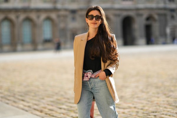 Vuelven los jeans cigarette, una versión renovada (pero más elegante) de los vaqueros pitillo