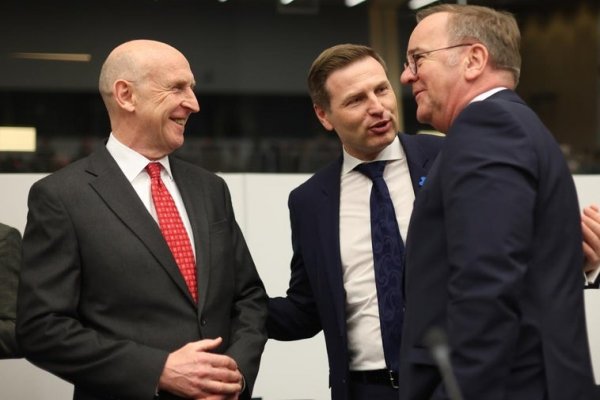 El Grupo de Contacto para Ucrania pide reforzar el apoyo a Kiev ante el «año crítico» en la guerra