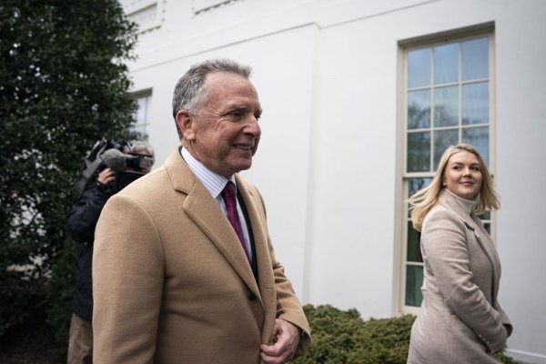 El enviado de Trump, Steve Witkoff, viaja a Rusia para reunirse con Putin