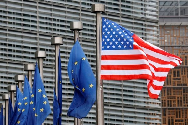 Los funcionarios europeos deben ir con teléfonos antiespionaje a EE.UU.