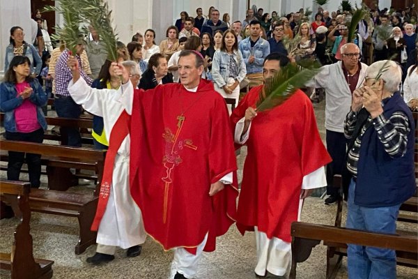 DOMINGO DE RAMOS: Monseñor Canecin animó a “vivir la Semana Santa como protagonistas no como espectadores”