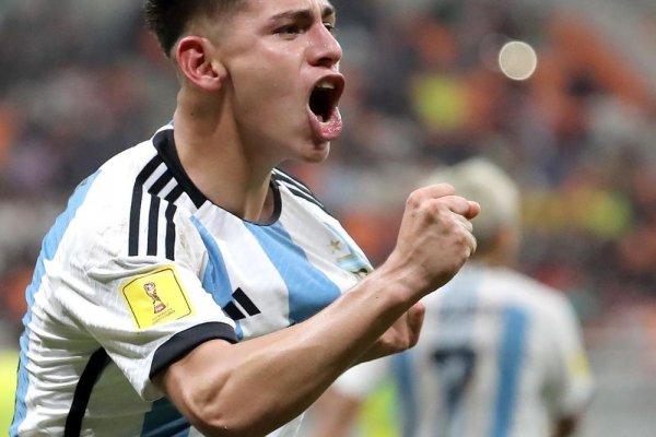 Un jugador de Manchester City elogió a Echeverri: 