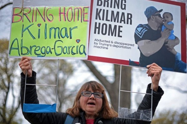 Un grupo de demócratas viajarán a El Salvador para 'rescatar' al deportado «por error»