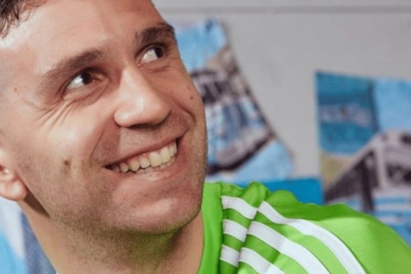 El increíble error de Dibu Martínez que le dio el gol a París Saint Germain