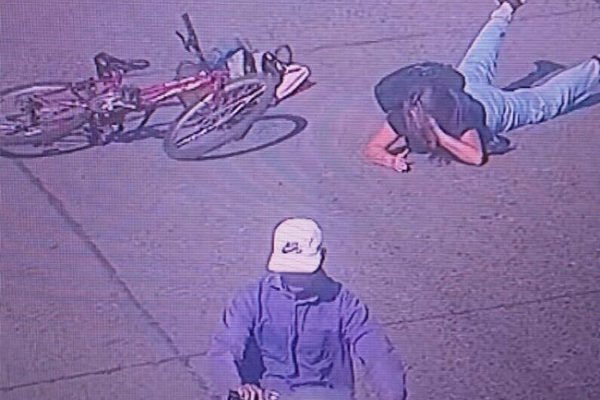 (VIDEO)! Así fue el violento intento de robo a una periodista en Corrientes