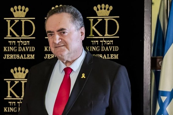 El ministro de Defensa israelí afirma que no entrará ayuda humanitaria en Gaza