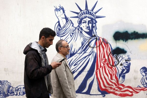 Irán y Estados Unidos negocian un acuerdo nuclear bajo la presión de un ataque de Israel