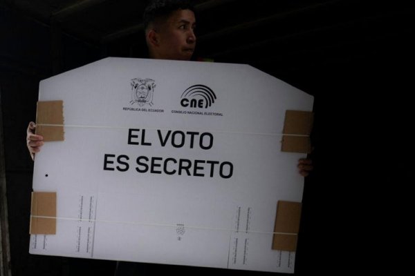 Ecuador denuncia sustracción temporal de material electoral en Venezuela