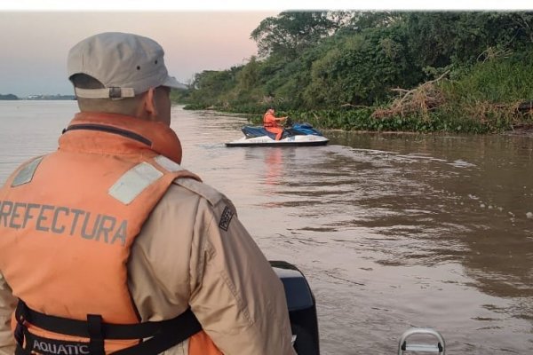 Tragedia en el Paraná! Encontraron sin vida al hijo del pescador qué continúa sin aparecer