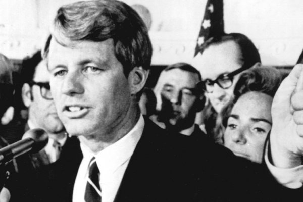 EE.UU. desclasifica más de 10.000 páginas de los archivos del asesinato de Robert Kennedy