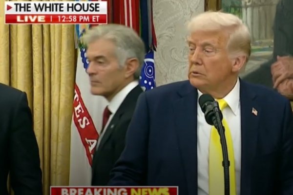 La nieta del nuevo director de la Agencia de Sanidad Pública de Estados Unidos se desmaya en medio del Despacho Oval