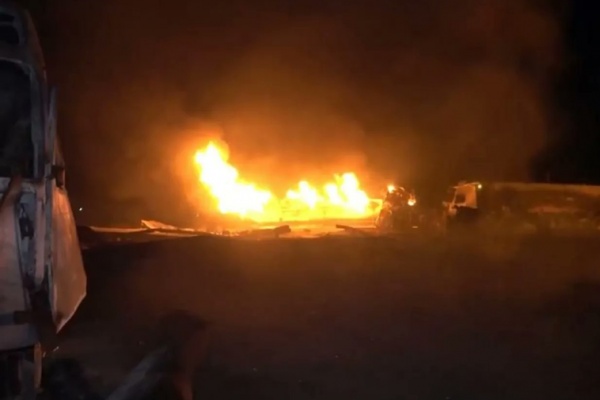 Decenas de muertos por ataques estadounidenses en el puerto de Yemen