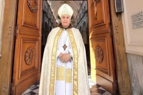 Monseñor Larregain! 