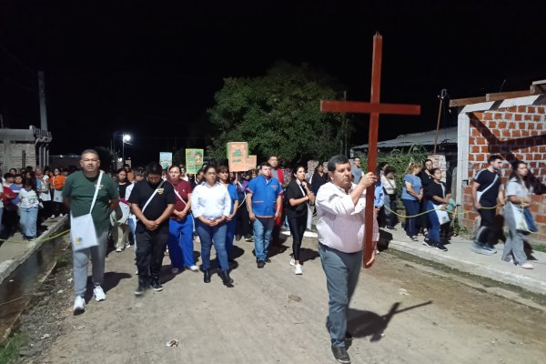 El intendente Norberto Villordo participó del Vía Crucis en Santa Lucía