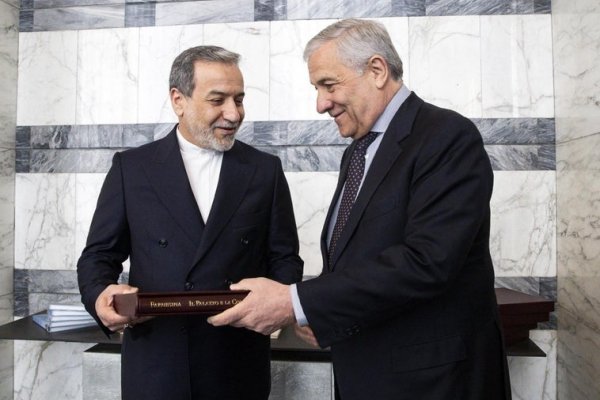 Irán y Estados Unidos aceleran un diálogo nuclear que aleja la vía militar