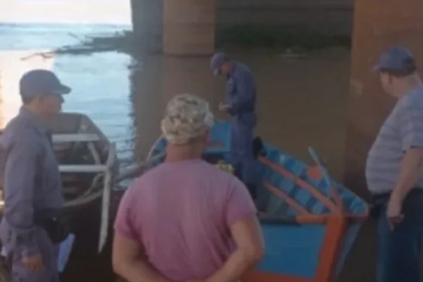 TRAGEDIA! Pelea y muerte en una canoa en medio del Río Paraná