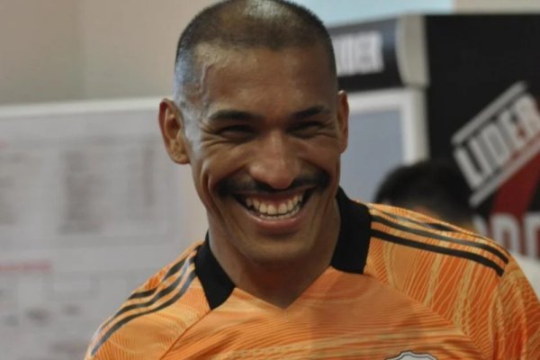 'Nacho' Arce cumplió su apuesta y apuntó al hincha de Instituto: 