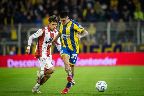 Rosario Central goleó a Instituto y recuperó el liderazgo