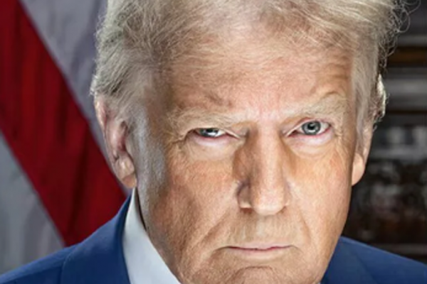 Trump felicita la Pascua a los «debiluchos» jueces y llama a Biden «cretino destructivo»