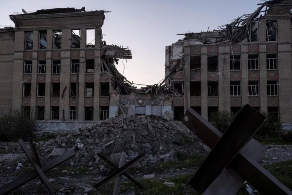 Zelenski afirma que Rusia no ha cesado sus ataques a pesar de la «tregua» decretada por Putin