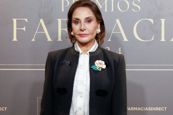 Naty Abascal tiene la única blazer que siempre resulta elegante y que las parisinas han encumbrado en su armario de primavera
