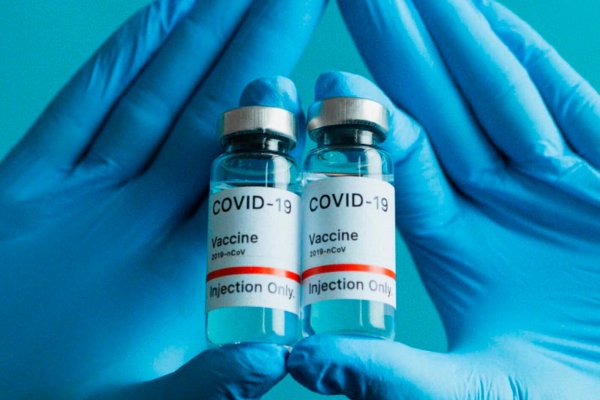 NO DEJES PASAR! Recibí la vacuna antigripal y refuerzos por Covid-19