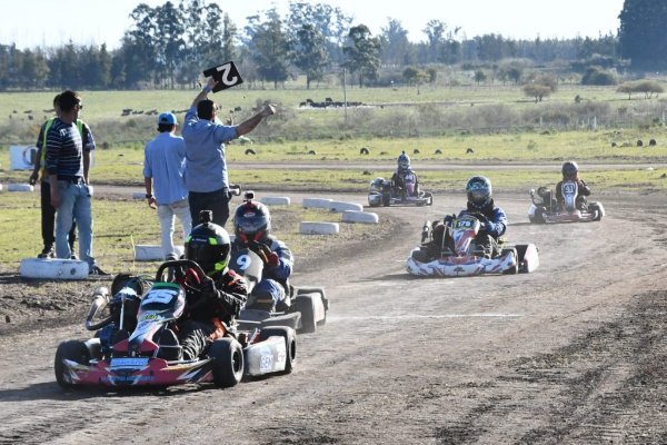 VIVIENDAS ESPERAN! El INVICO construye un kartódromo de 1.220 millones en Corrientes