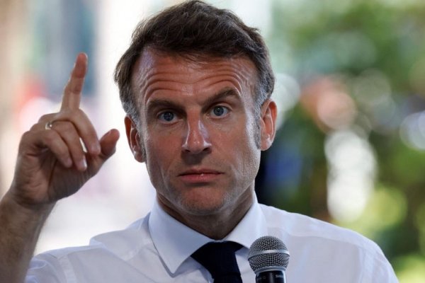 Macron «estudia» la posibilidad de convocar elecciones anticipadas