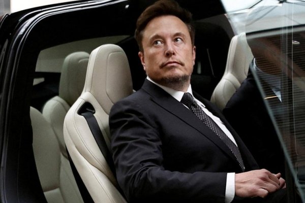 Musk se retira del Gobierno tras el hundimiento de Tesla