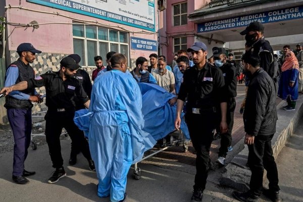 Al menos 24 muertos en un ataque a turistas en la India
