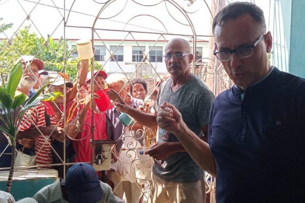 El opositor Ferrer, sitiado y amenazado de cárcel por alimentar a cientos de cubanos necesitados