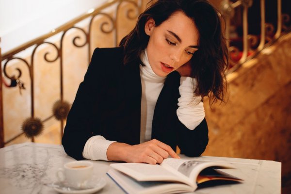 6 libros recomendados por expertos editores literarios en el día del libro