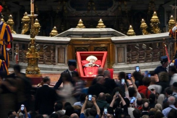 PAPA FRANCISCO! Segundo día de velatorio en la Basílica de San Pedro