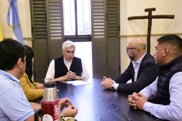 PUERTAS ABIERTAS! Almirón y Ascúa en reunión en el Arzobispado