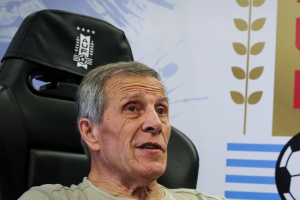 El Maestro Tabárez no se calló nada sobre Bielsa en Uruguay: 