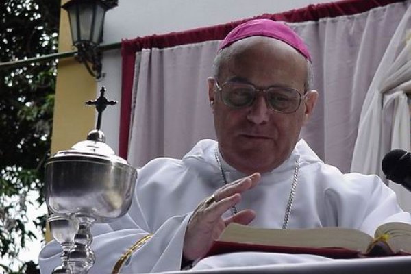 Mons. Castagna: 