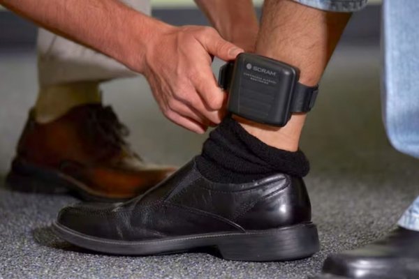 VIOLENCIA! Tobillera electrónica y botón antipánico para proteger a una mujer en Corrientes