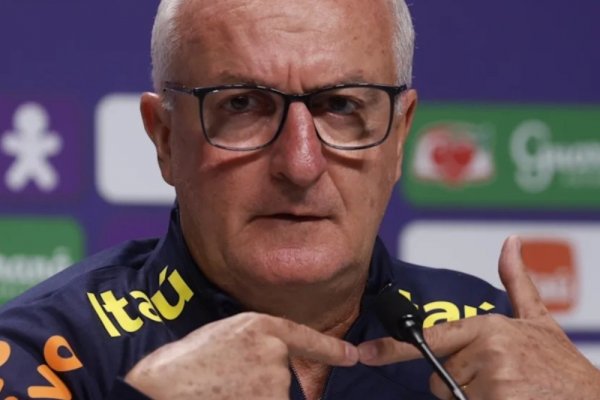 Tras su salida de Brasil, Dorival Júnior fue presentado como DT de un inesperado equipo