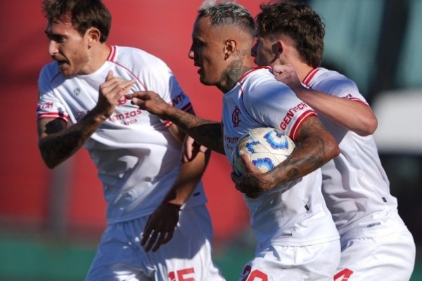 Barracas Central le ganó a Unión sobre la hora y sueña con los playoffs
