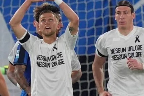 Fuerte protesta de un equipo italiano: jugó con una camiseta sin su escudo