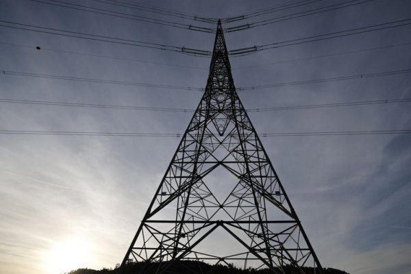 La UE analiza si el aislamiento eléctrico de España fue el problema o salvó al resto de países del apagón