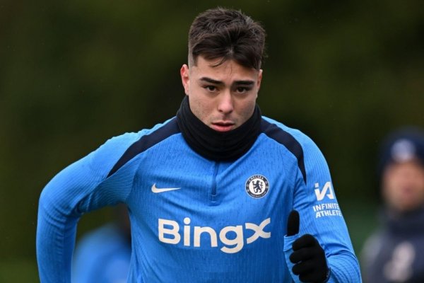 Desde Inglaterra afirman que Aaron Anselmino se iría del Chelsea a un inesperado equipo