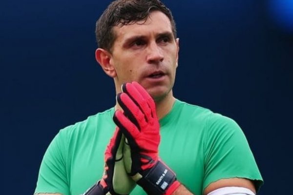 Bombazo de Inglaterra: revelan que Dibu Martínez se irá de Aston Villa