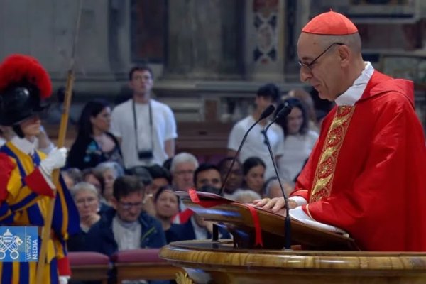 Cardenal Fernández: Para el Papa Francisco el trabajo era su alegría, alimento y descanso