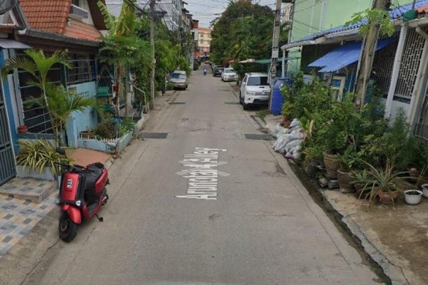 Un turista chino asesina a una prostituta trans en Tailandia: le extrae las prótesis mamarias y el corazón
