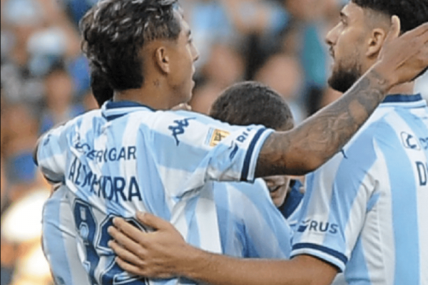 Racing le ganó a Newell's con uno menos y lo eliminó de los playoffs