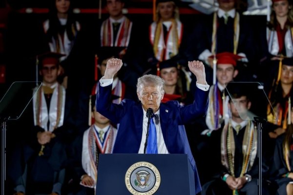 Primer presupuesto de Trump:  8% más en defensa, recortes del 35% al resto
