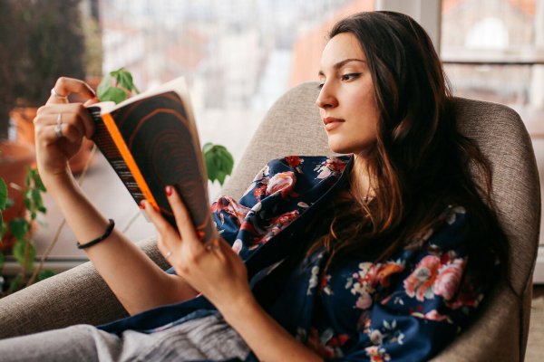 Las 5 novelas negras de 2025 que te van a quitar el sueño y el móvil de las manos
