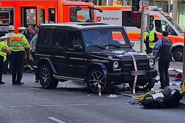 La Policía confirma la muerte de una de las víctimas del atropello masivo de Stuttgart
