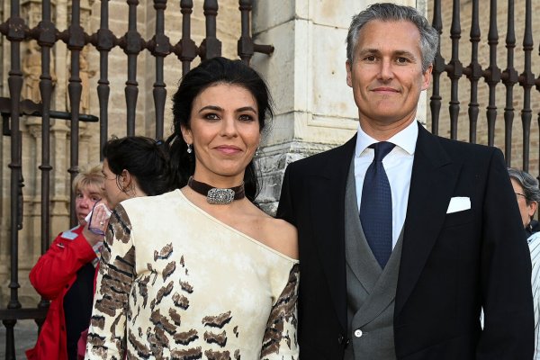 El vestido estampado más bonito lo ha llevado esta elegante invitada en la boda de Pepa Astolfi